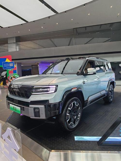 重庆南岸区玛雷振企业管理咨询比亚迪方程豹硬派越野的爆款，英菲尼迪35周年与你共成长